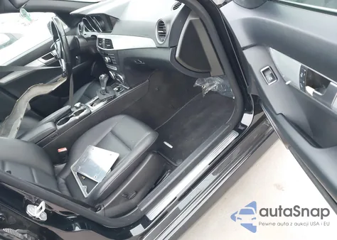 2013 Mercedes-Benz C 250 Sport from USA, damaged, VIN WDDGF4HB3DA776624